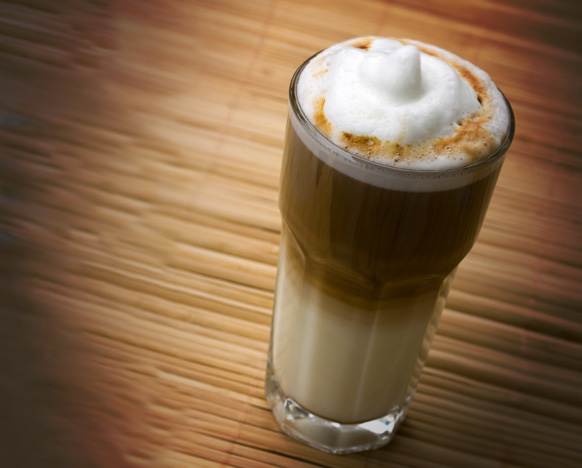 Prepare a coffee with condensed milk